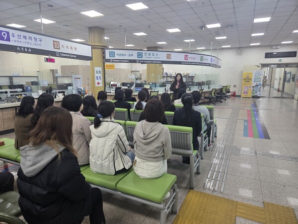 남원시 민원과는 청탁금지법, 이해충돌 방지법 등 청렴 관련 법률을 매월 2회 교육하여 직원들의 법령 이해도와 현장 적용 능력을 꾸준히 강화하고 있다.@아시아뉴스전북